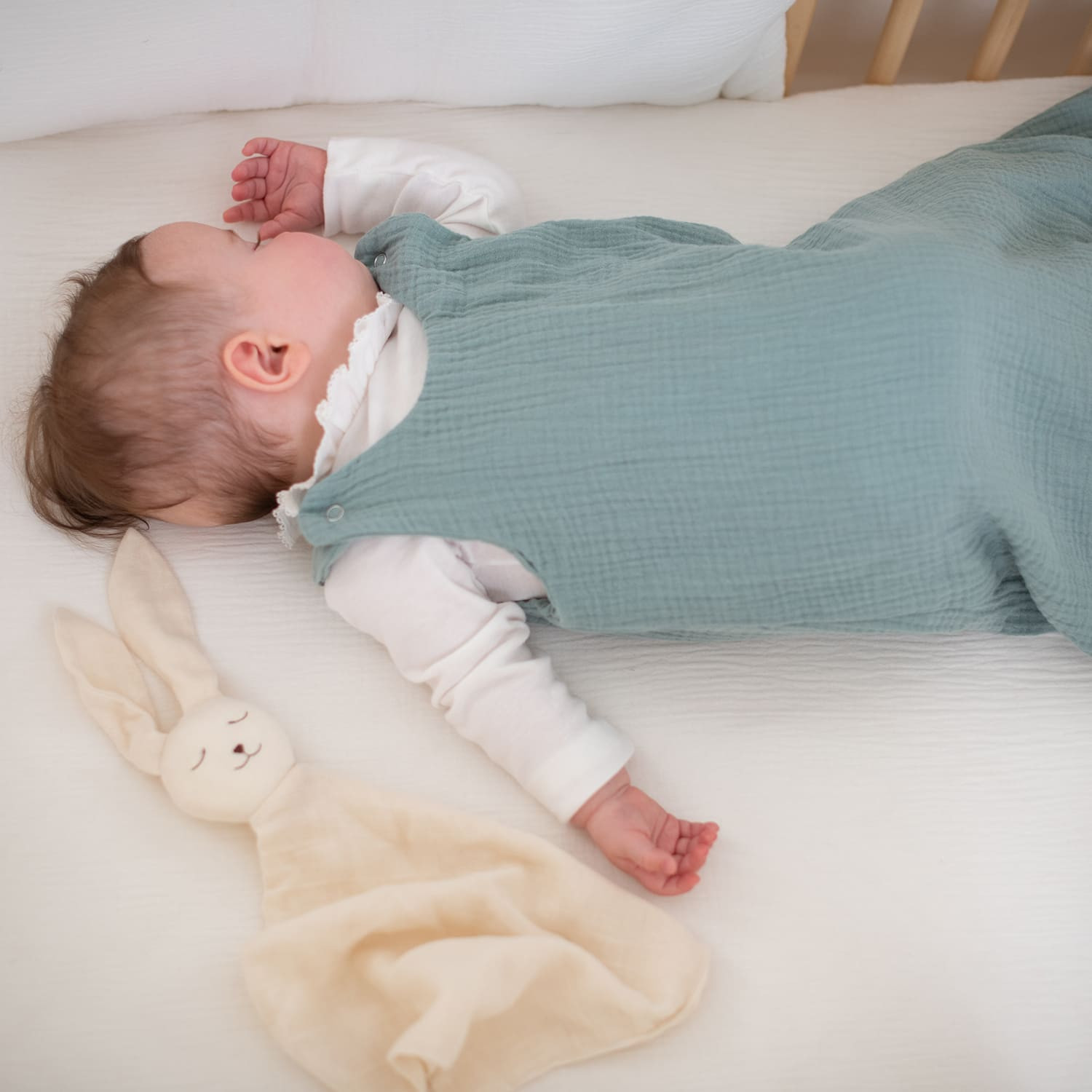 Drap housse bébé en gaze de coton bio bleu profond - Made in France