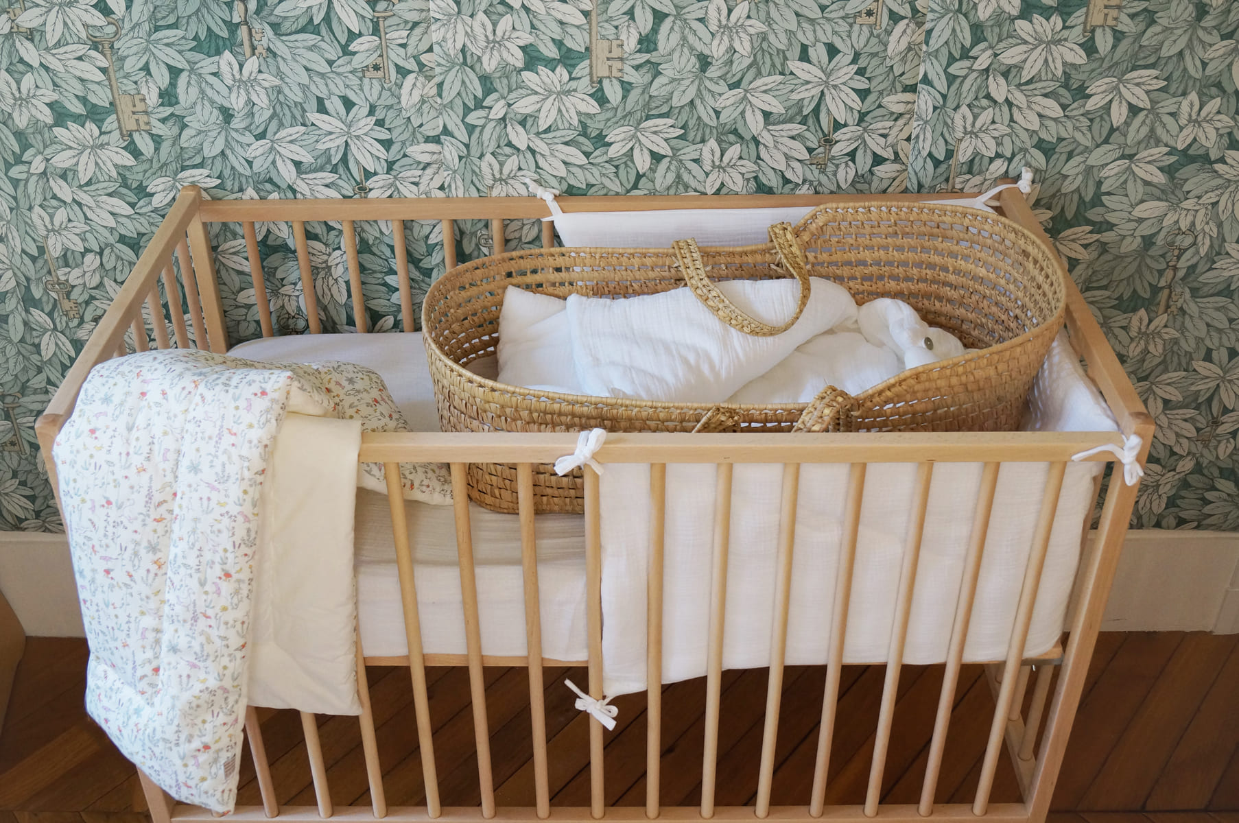 faut-il mettre un tour de lit dans un berceau de bebe - Les Bonnes Bouilles