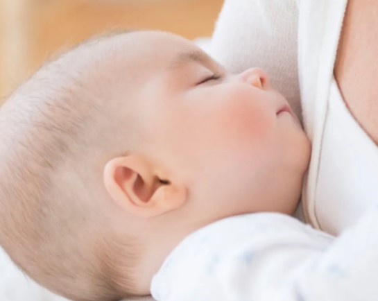 Bébé à 3 mois : poids et routine de sommeil